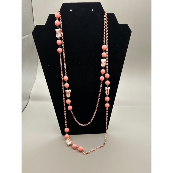Jewelry - Vintage Coral Bakelite Station Necklace Enamel Chain Swirled Heart Beads Long